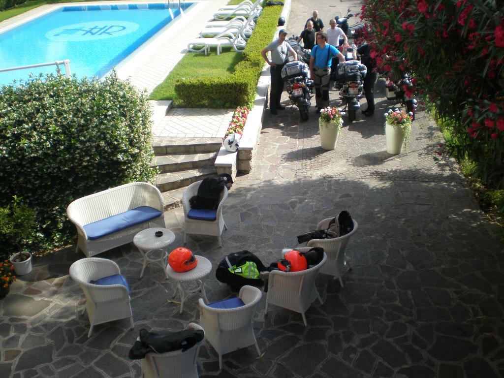 Bike & Wind Hotel Villa Maria Torbole Sul Garda Extérieur photo