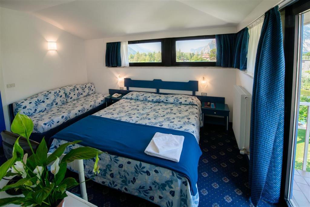 Bike & Wind Hotel Villa Maria Torbole Sul Garda Extérieur photo