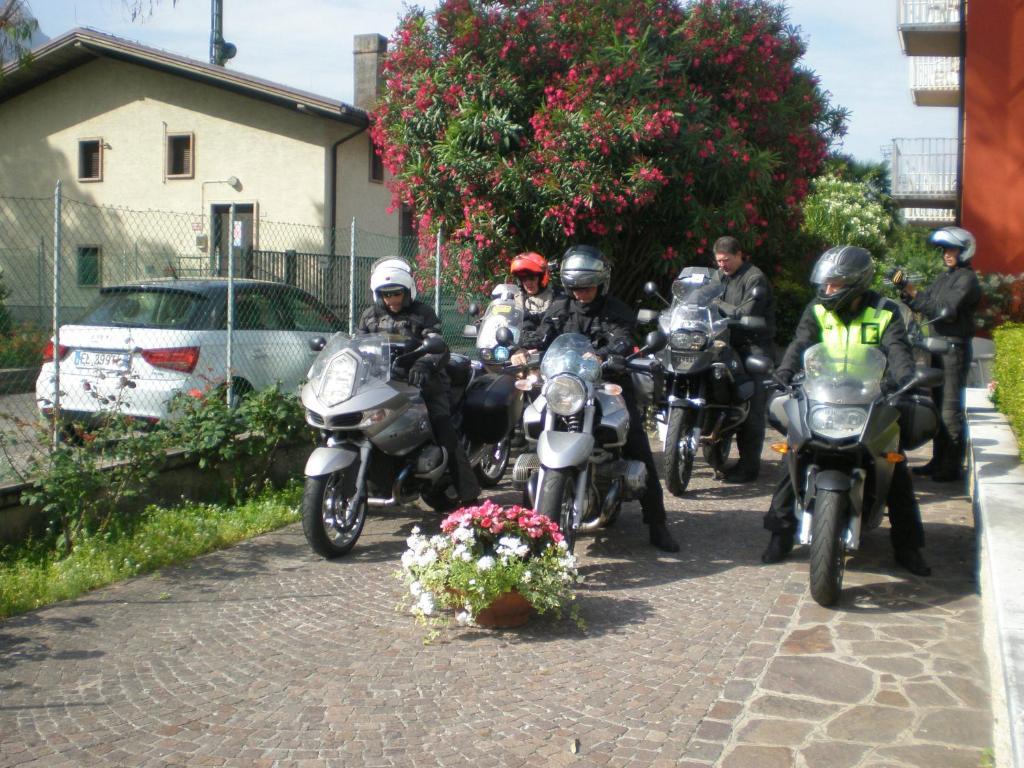 Bike & Wind Hotel Villa Maria Torbole Sul Garda Extérieur photo