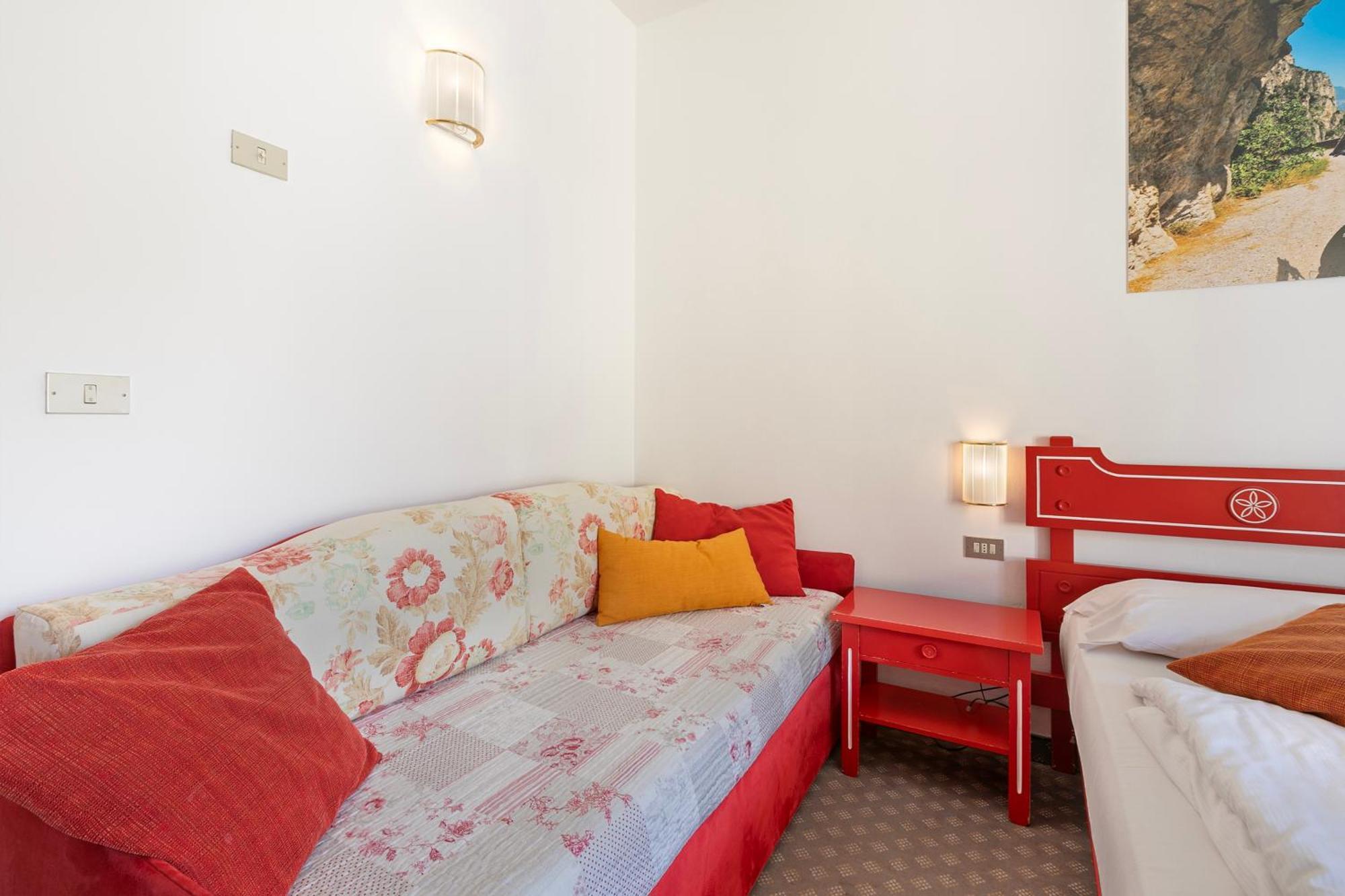 Bike & Wind Hotel Villa Maria Torbole Sul Garda Extérieur photo