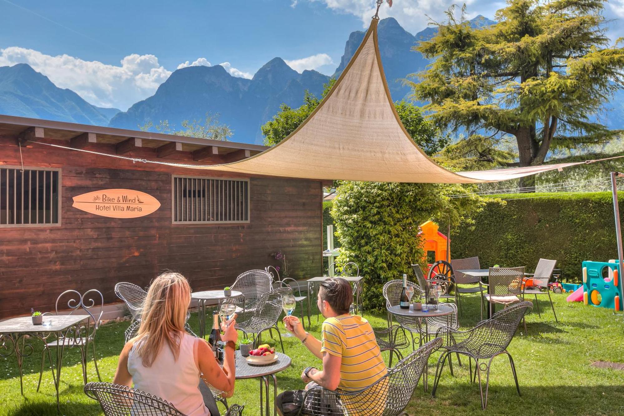 Bike & Wind Hotel Villa Maria Torbole Sul Garda Extérieur photo
