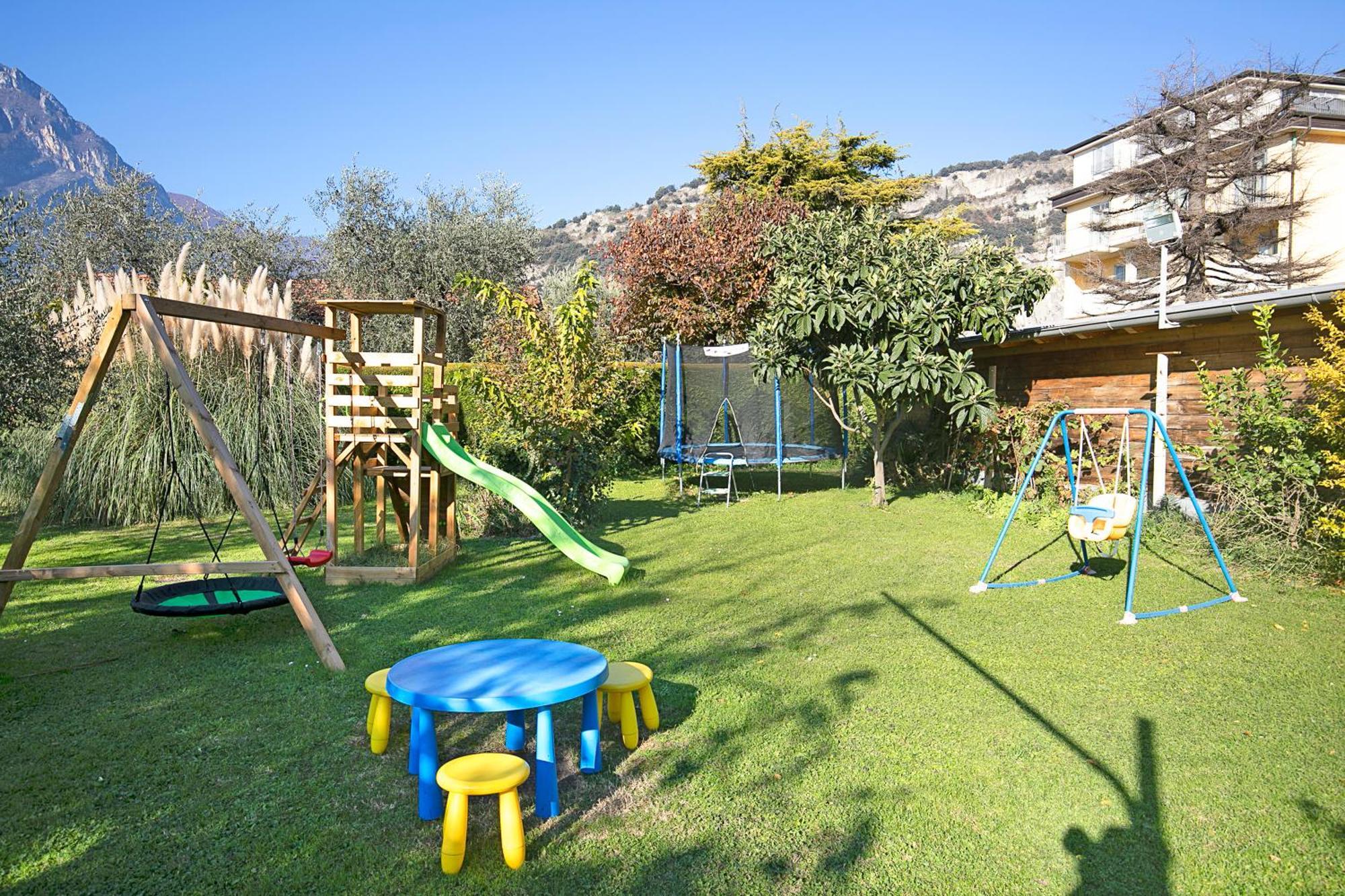 Bike & Wind Hotel Villa Maria Torbole Sul Garda Extérieur photo