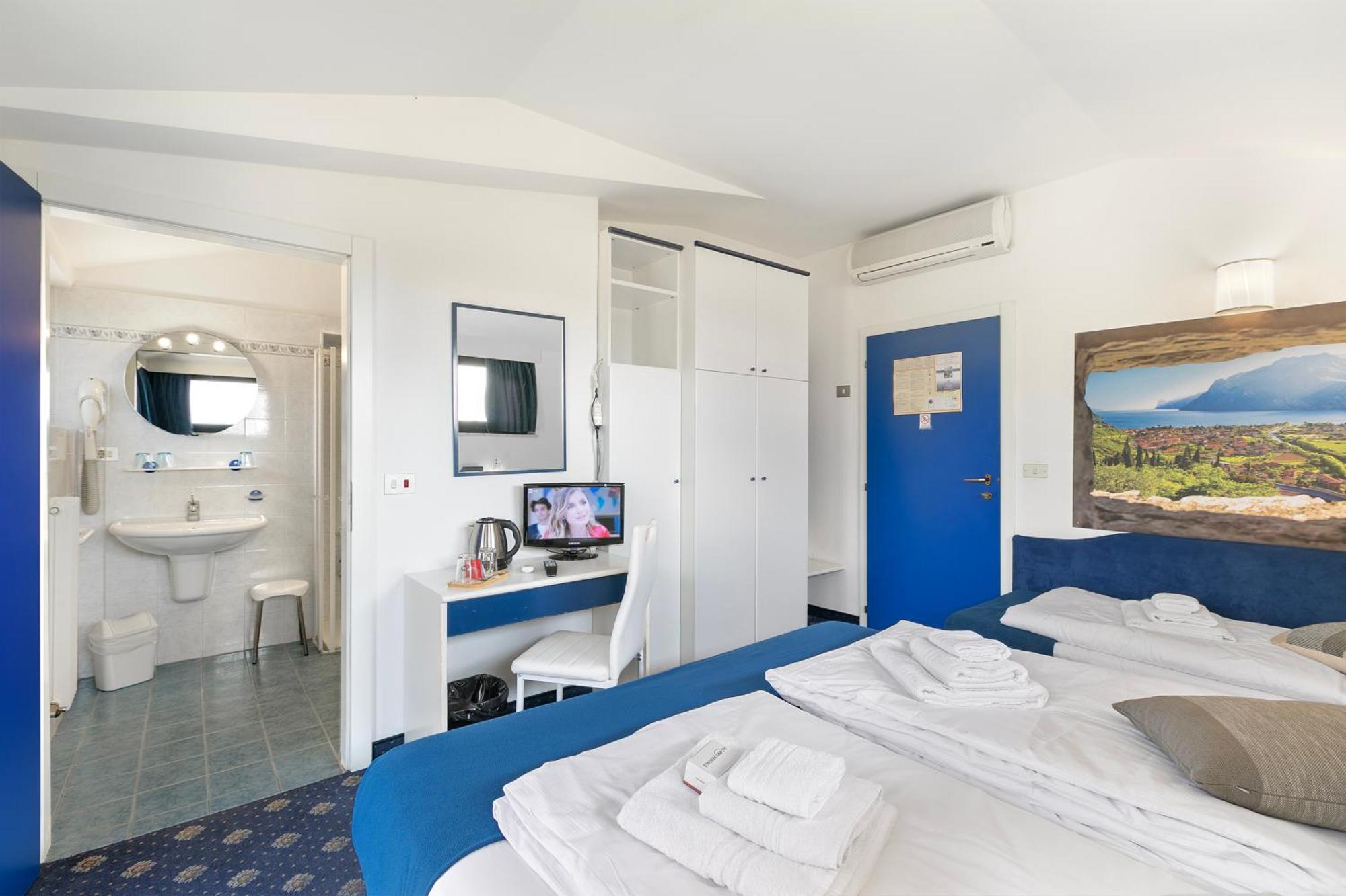 Bike & Wind Hotel Villa Maria Torbole Sul Garda Extérieur photo