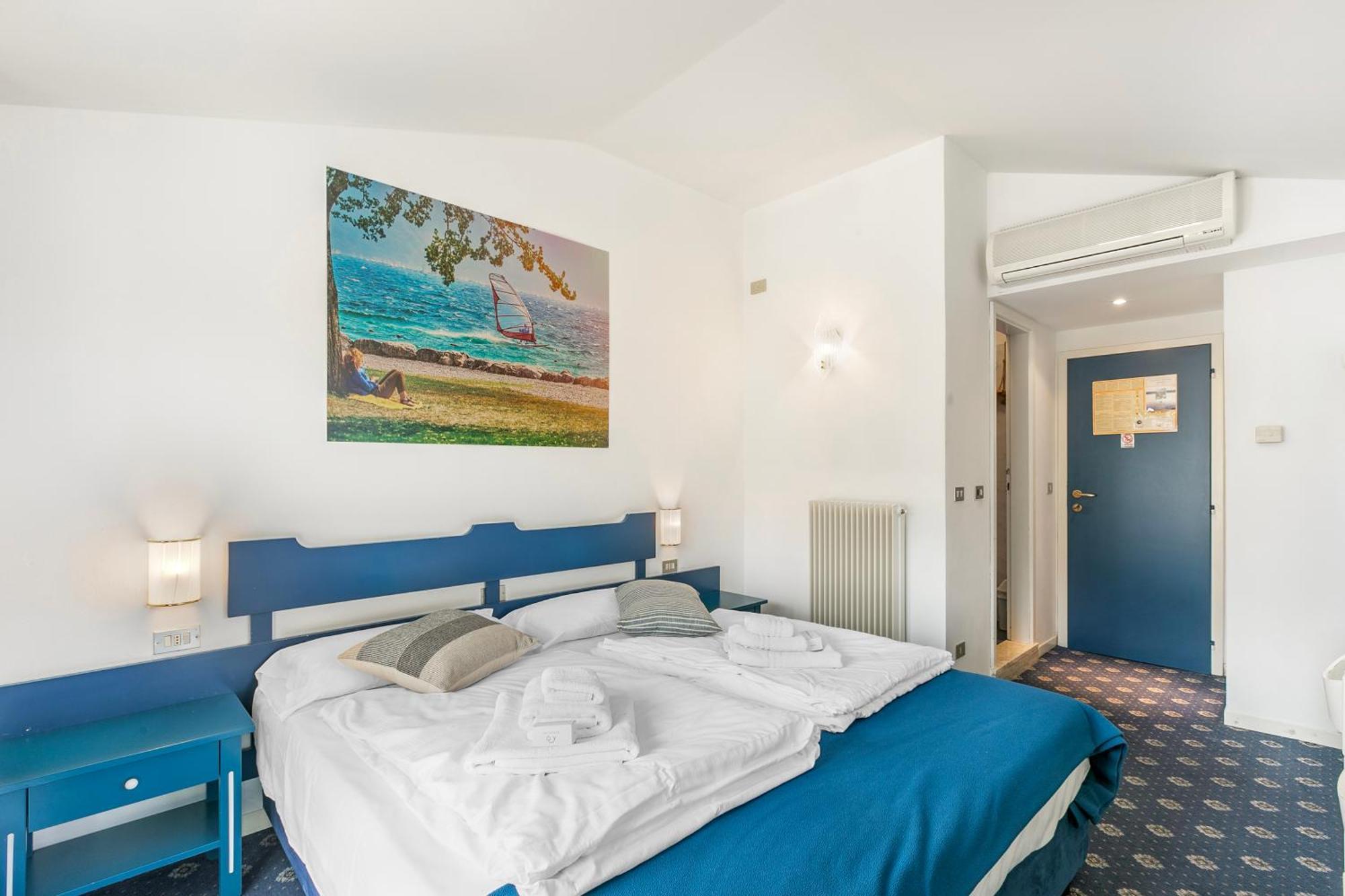 Bike & Wind Hotel Villa Maria Torbole Sul Garda Extérieur photo