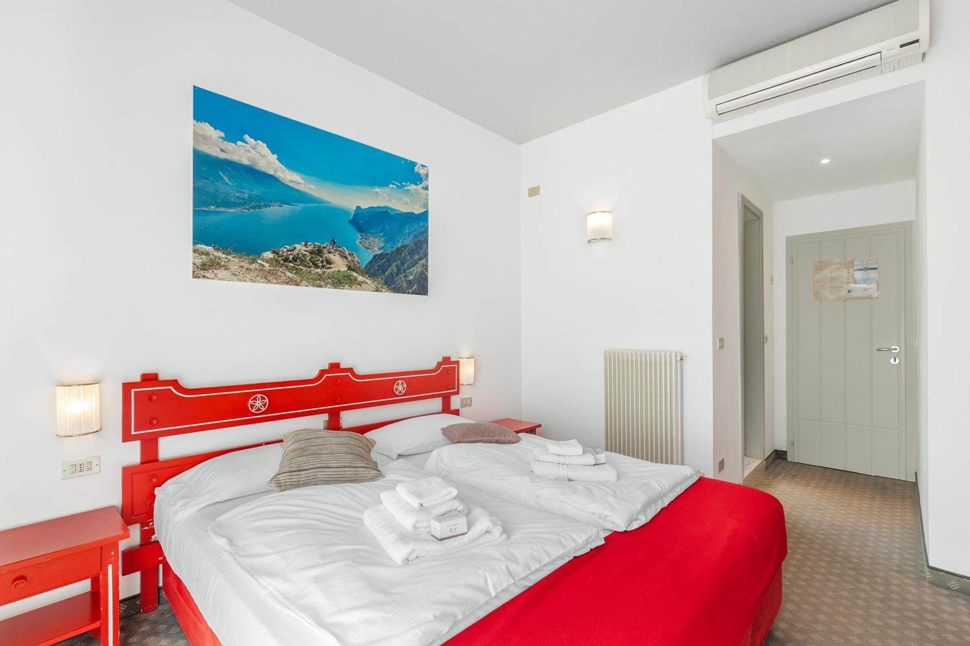 Bike & Wind Hotel Villa Maria Torbole Sul Garda Extérieur photo