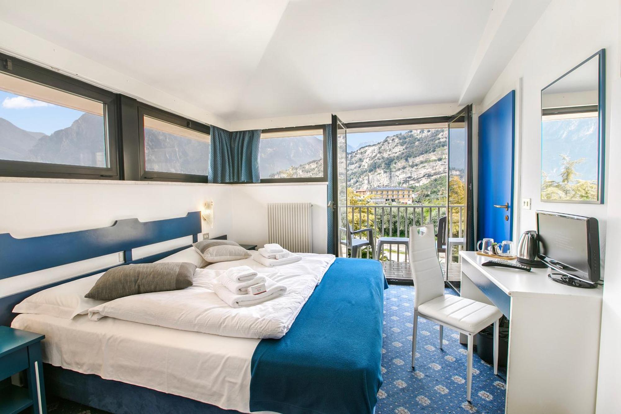 Bike & Wind Hotel Villa Maria Torbole Sul Garda Extérieur photo