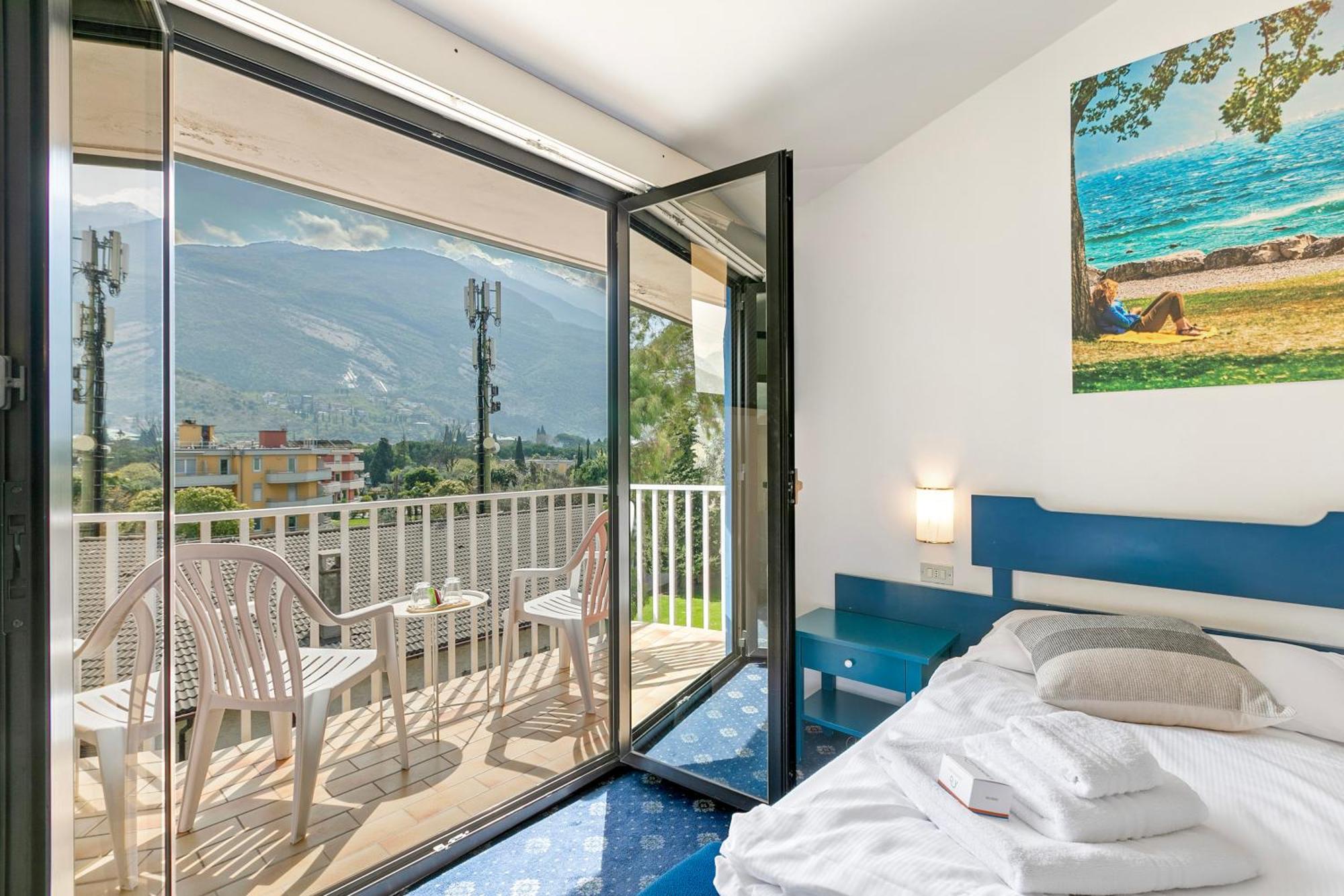 Bike & Wind Hotel Villa Maria Torbole Sul Garda Extérieur photo