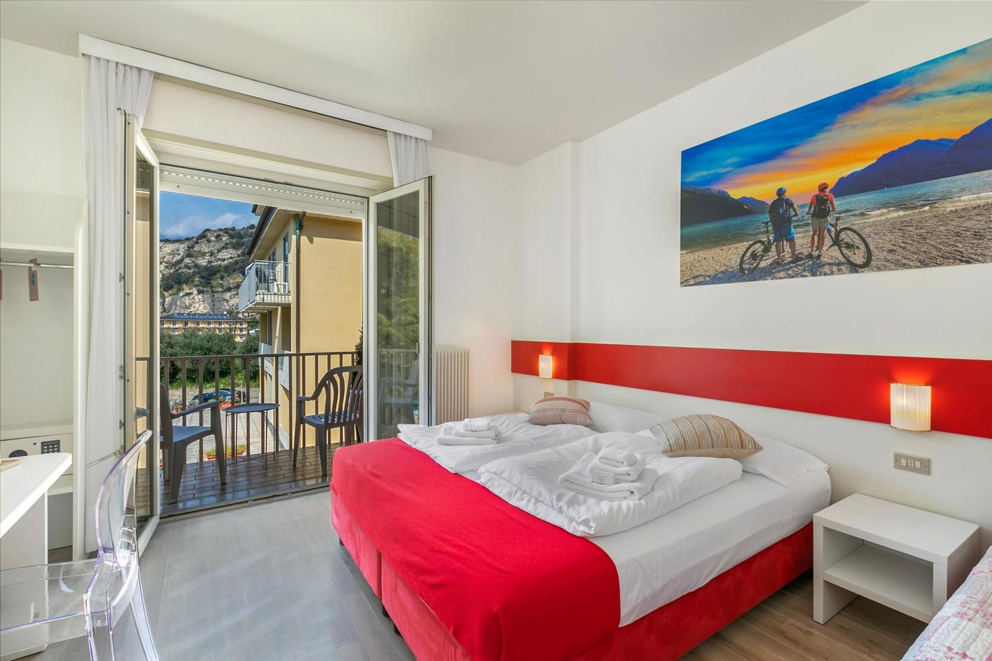 Bike & Wind Hotel Villa Maria Torbole Sul Garda Extérieur photo