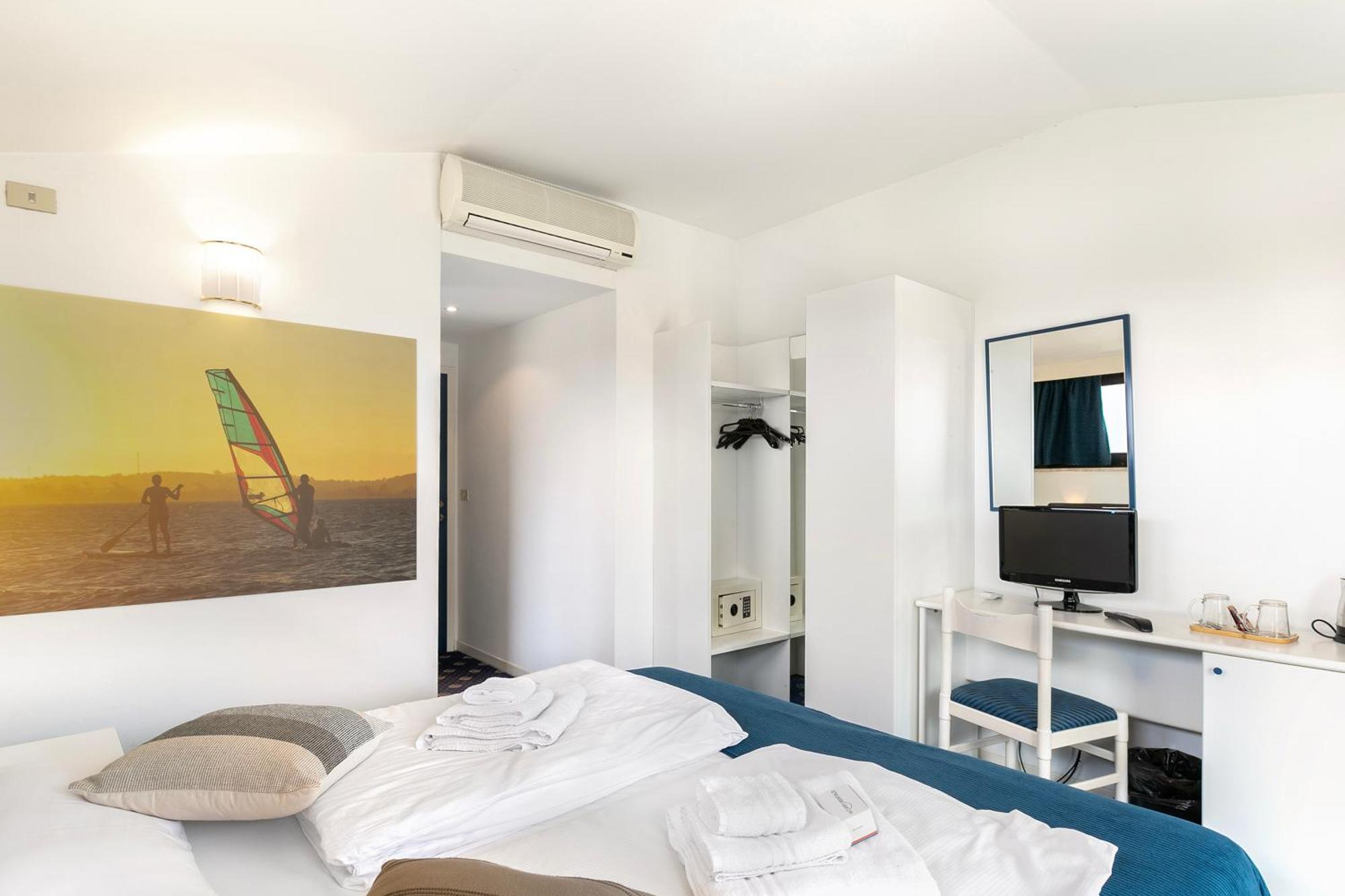 Bike & Wind Hotel Villa Maria Torbole Sul Garda Extérieur photo