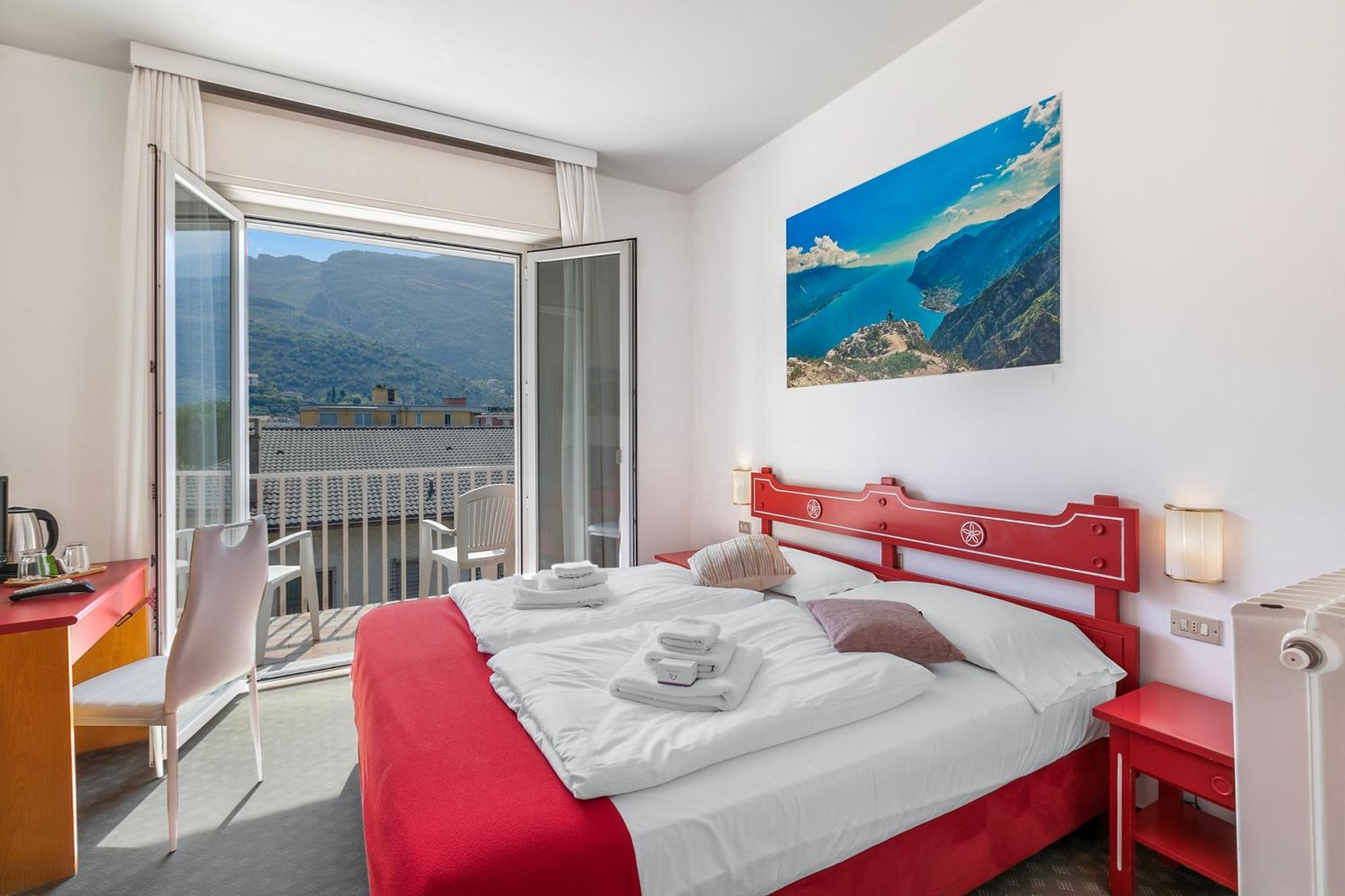 Bike & Wind Hotel Villa Maria Torbole Sul Garda Extérieur photo