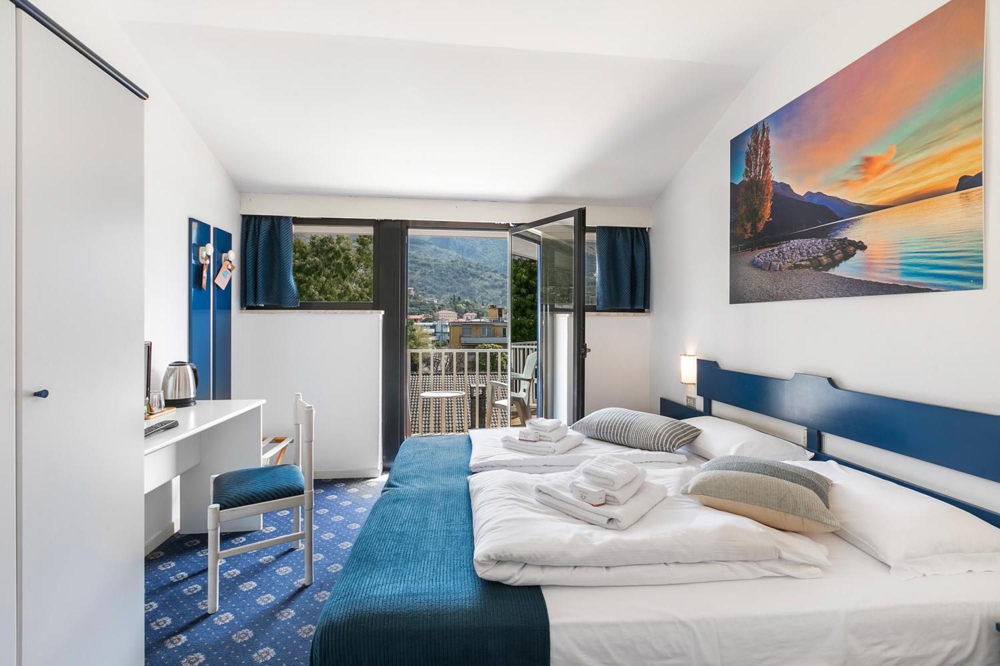 Bike & Wind Hotel Villa Maria Torbole Sul Garda Extérieur photo