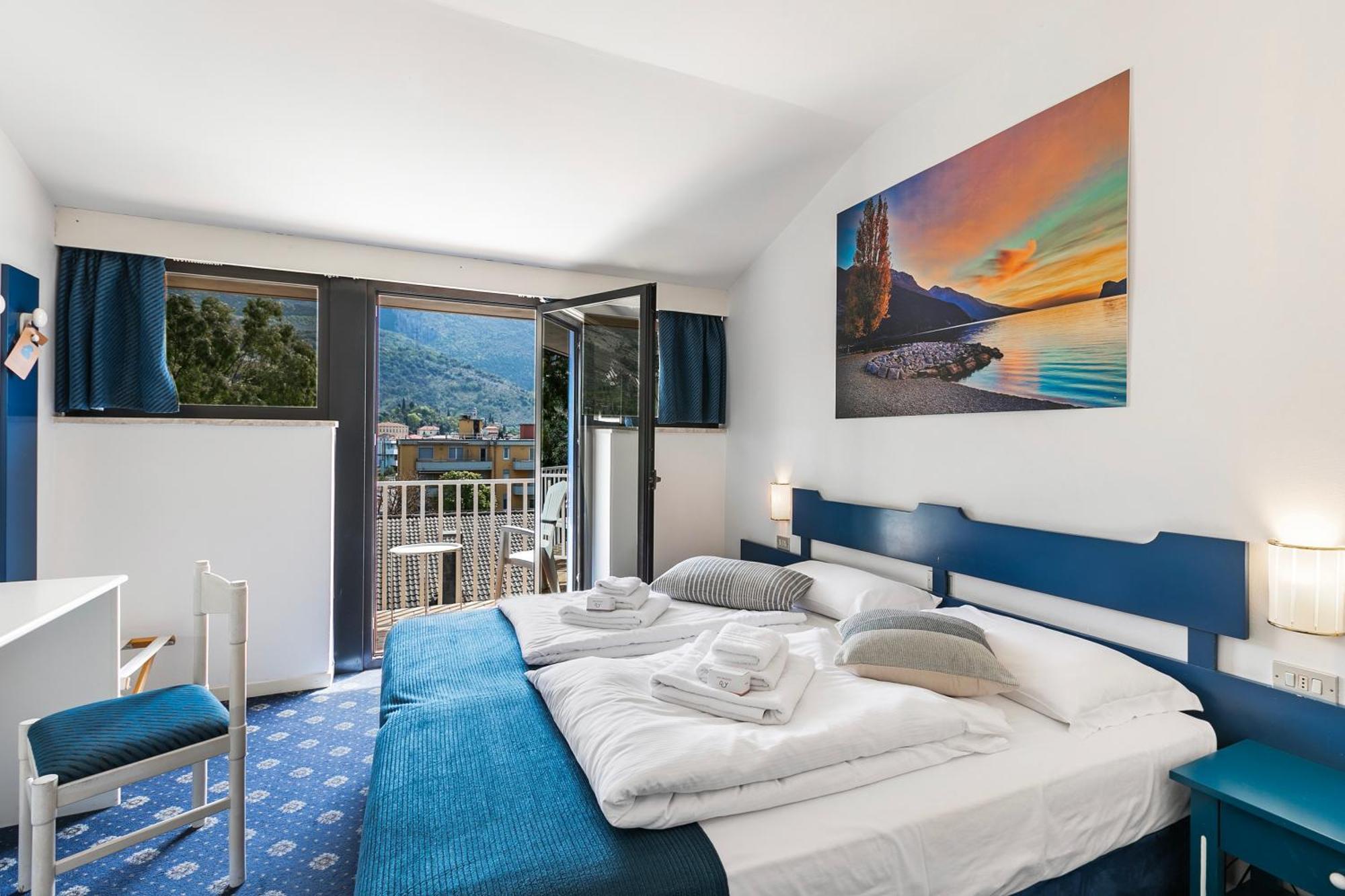 Bike & Wind Hotel Villa Maria Torbole Sul Garda Extérieur photo