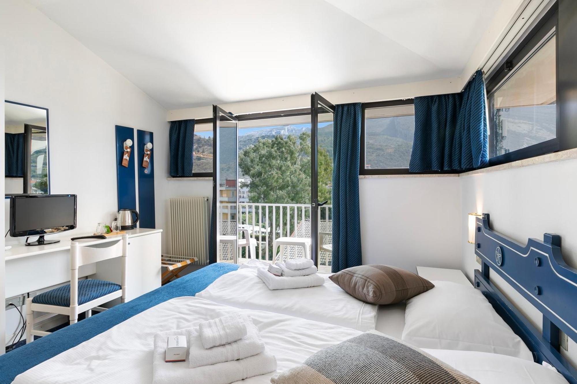 Bike & Wind Hotel Villa Maria Torbole Sul Garda Extérieur photo